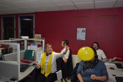 Mais qui se cache dÃ©rriere ce ballon jaune ?
